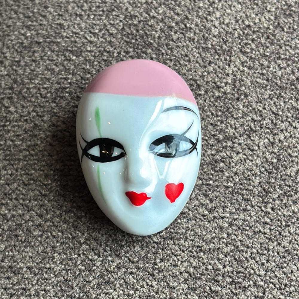 Vintage ceramic brooch